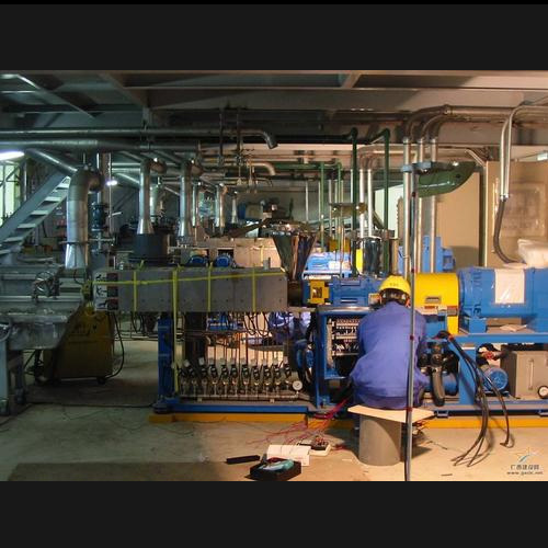 马鞍山工厂设备维修现场